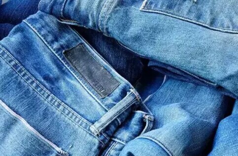 牛仔類的衣服怎么清洗比較好